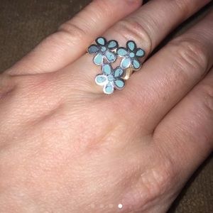 EUC Turquoise Flower Cluster Ring Size 7
